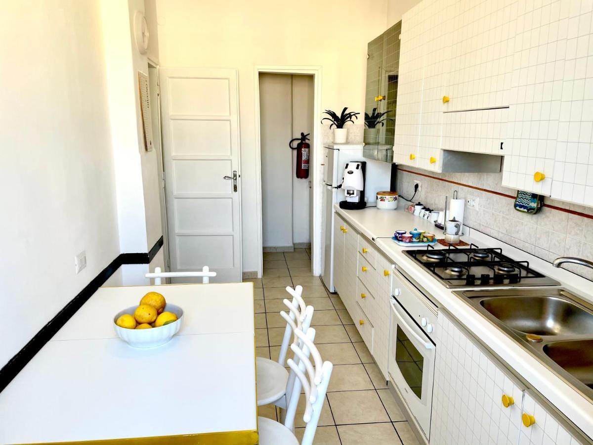 סלרנו Casa Vacanze Sunshine מראה חיצוני תמונה